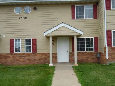 Main picture of 4509 E 3rd St