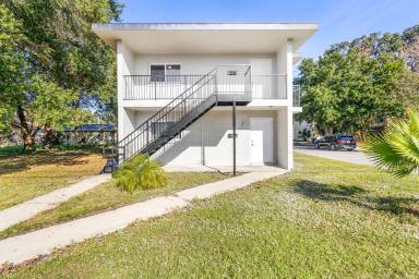 Main picture of 901 Colyer St