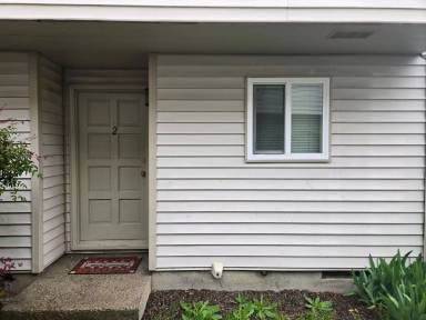 Main picture of 2125 NW Highland Dr