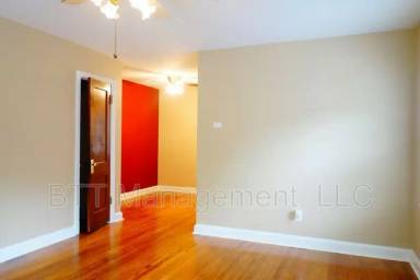 Main picture of 8406 Greenwood Ave