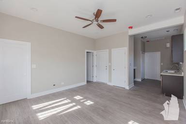Main picture of 4834 S King Dr
