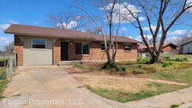 Main picture of 919 NW 24th St