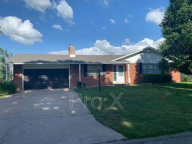 Main picture of 2813 Massachusetts Ave