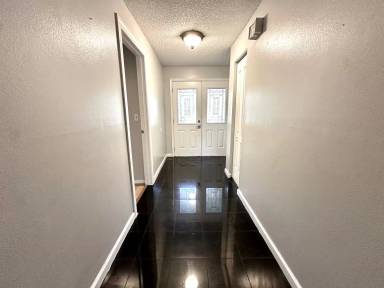 Main picture of 1119 Breeze Dr