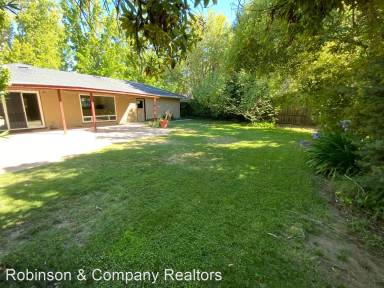 Main picture of 450 Sherwood Way