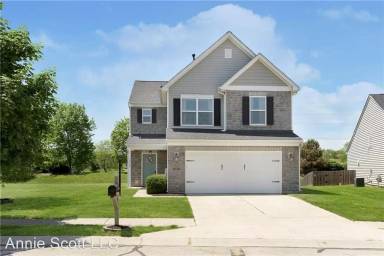 Main picture of 19383 Kailey Way
