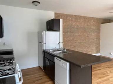 Main picture of 4738 N Whipple St