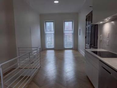 Main picture of 2105 Green St