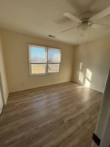 Main picture of 325 Tanglewood Dr