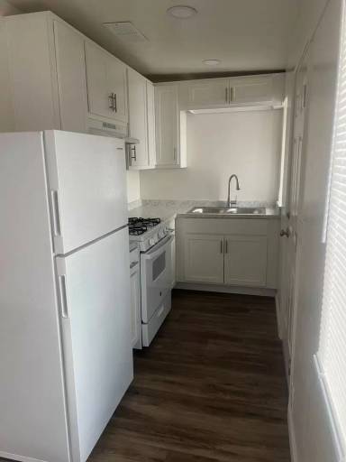 Main picture of 3143 N Fontana Ave