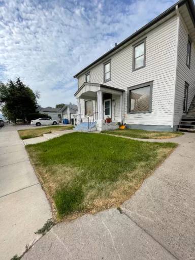 Main picture of 631 S Main St