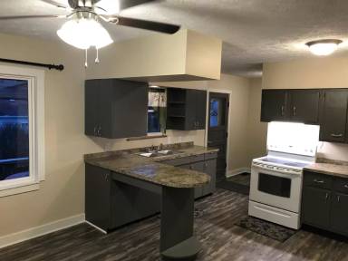 Main picture of 103 Marshall St