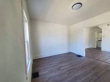 Main picture of 7401 Brinsmade Ave