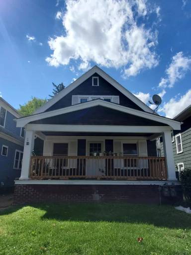 Main picture of 66 Montrose Ave