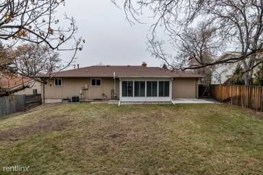 Main picture of 4712 S Xenia St