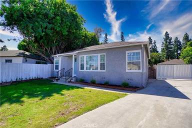 Main picture of 5655 Pimenta Ave