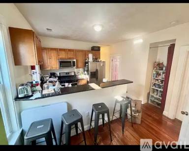 Main picture of 8 Carmel St