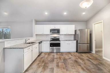 Main picture of 4461 Soya Ave