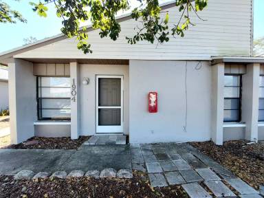 Main picture of 1904 Crystal Grove Dr