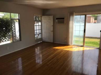 Main picture of 13741 Burbank Blvd