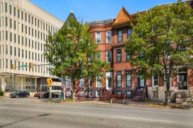Main picture of 2645 N Charles St