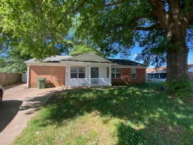Main picture of 7660 Tecumseh St
