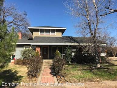 Main picture of 329 E 5th St