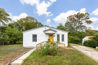 Main picture of 419 Pine Ln