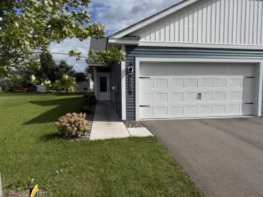 Main picture of 8393 Cherry St