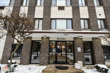 Main picture of 6021 N Winthrop Ave