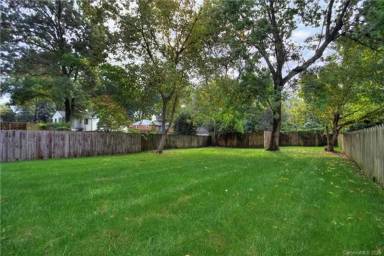 Main picture of 3215 Cambridge Rd
