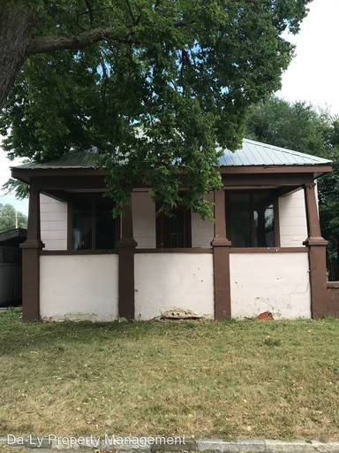 Main picture of 313 S Elm St