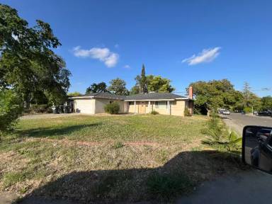 Main picture of 5700 Tahama St