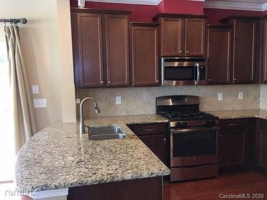 Main picture of 3024 Sewee Ln