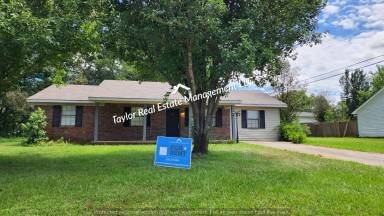 Main picture of 50 Holt Ct