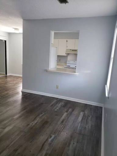 Main picture of 333 Wrenfield Rd