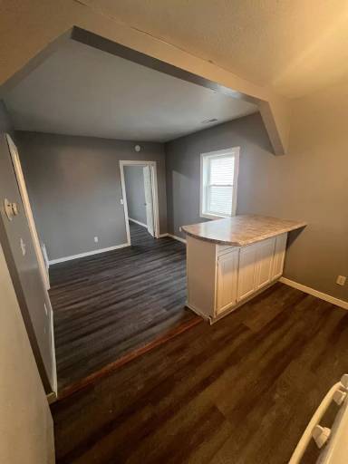 Main picture of 310 W Lexington Ave