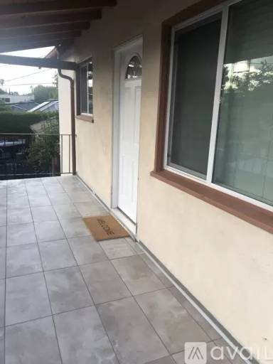 Main picture of 1611 Lake St