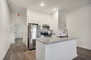Main picture of 13880 Hayne Blvd