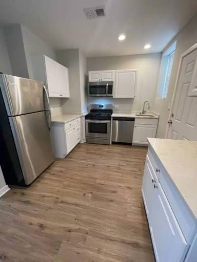 Main picture of 5200 W Parker Ave