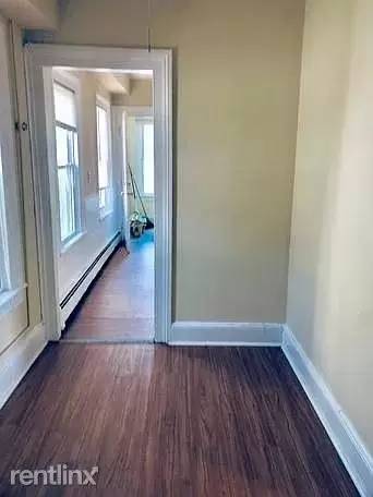 Main picture of 14 Oak St