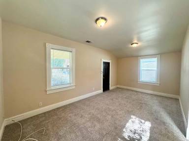 Main picture of 242 G St