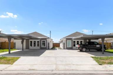 Main picture of 1305 S Xanthia St