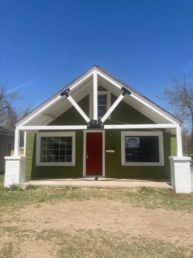 Main picture of 710 Sunset Dr