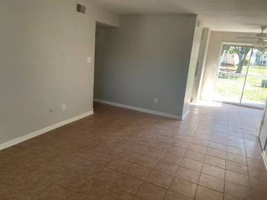 Main picture of 7989 Shady Oak Trl