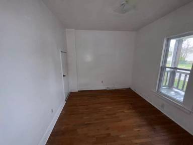 Main picture of 118 E 32nd St
