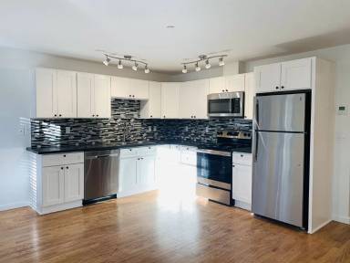 Main picture of 2405 Pacific Ave