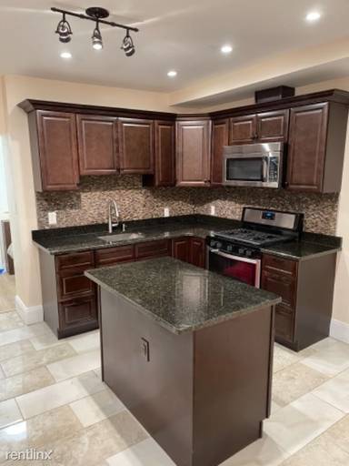 Main picture of 238 Mill St