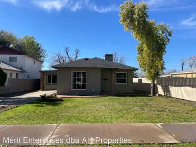 Main picture of 438 N Grand