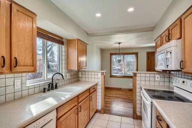 Main picture of 4010 S Jason St